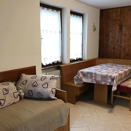 La Pineta - Appartamenti In Villetta Pinzolo Exterior photo
