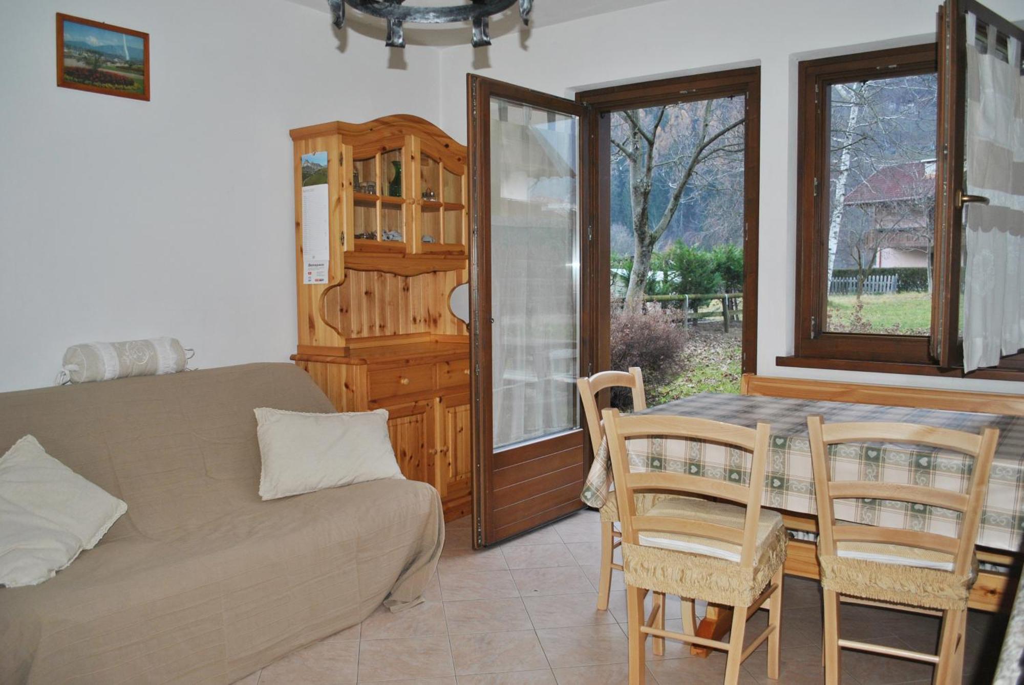 Apartment La Pineta - In